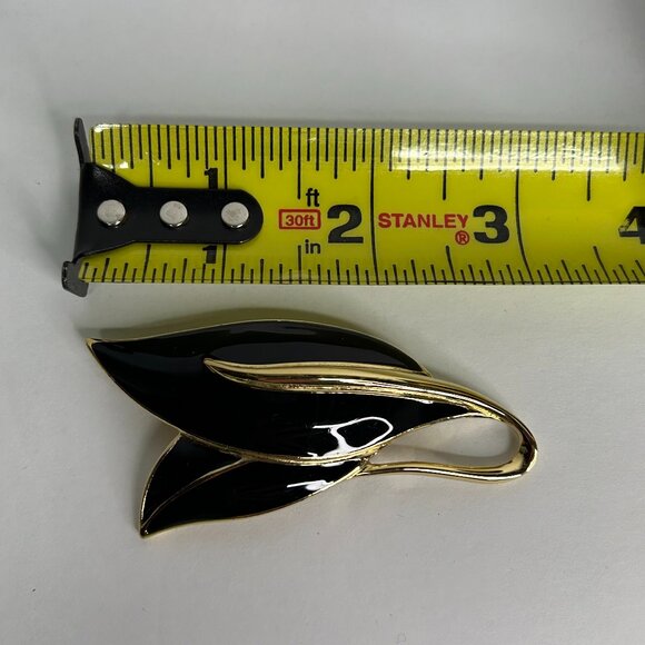 Vintage Signed Trifari Gold Tone Black Enamel Leaf Design 3.1” Brooch Pin - Picture 5 of 5